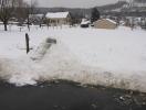 saut en neige avec réception dans un bac maison (environ 1 mètre de neige)